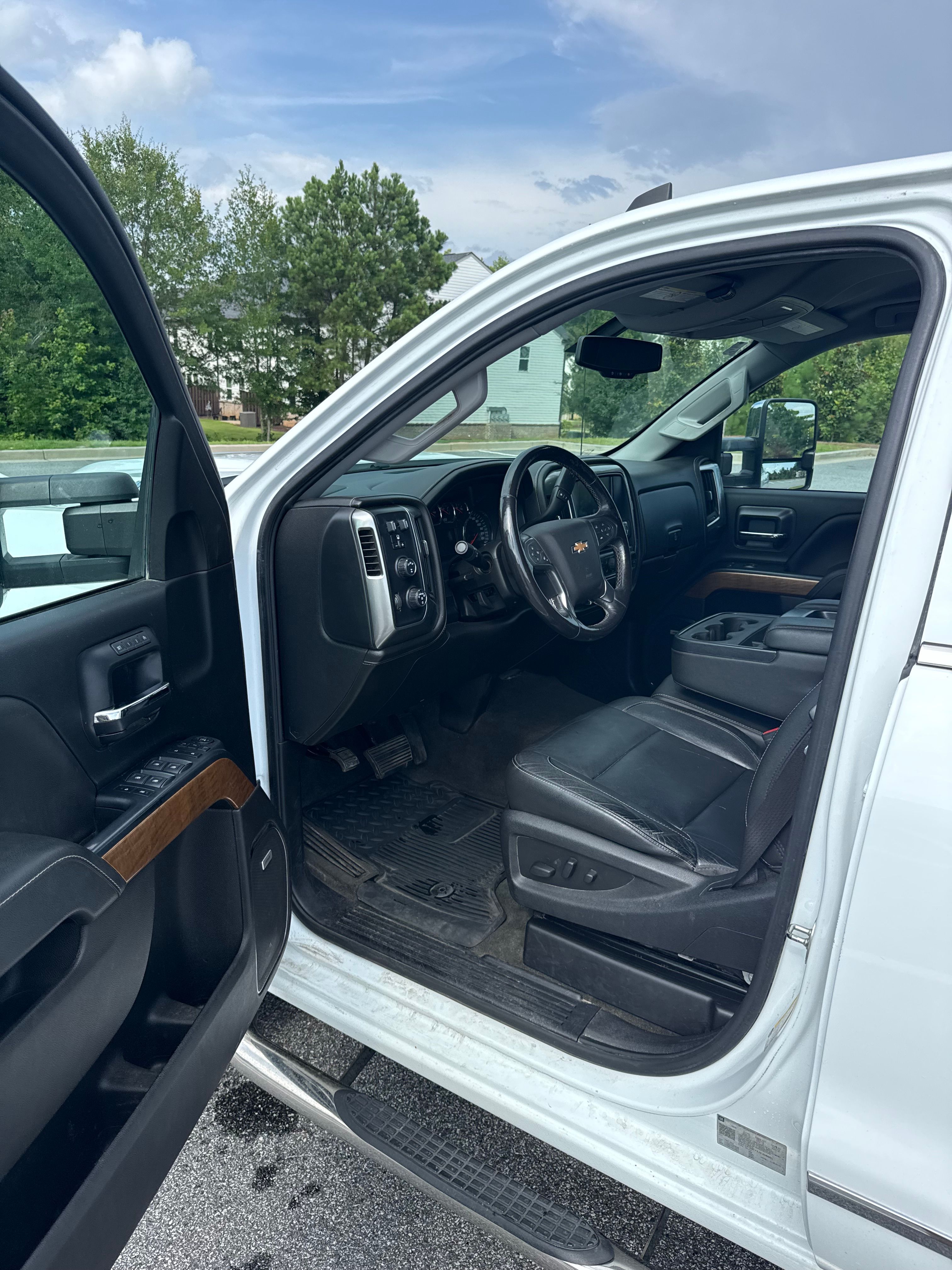 Used 2018 Chevrolet Silverado 2500 LTZ w/ Duramax Plus Package AWD/4WD image 11