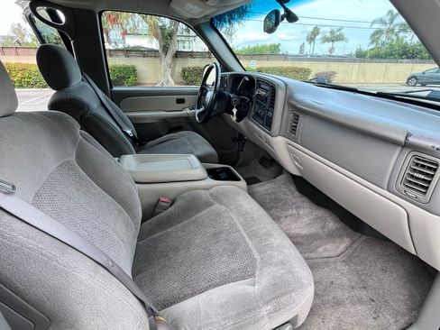 Used 2001 Chevrolet Suburban 2500 LS w/ LS Preferred Equipment Group RWD image 18