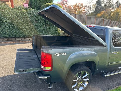 Used 2011 GMC Sierra 1500 SLT w/ SLT Convenience Package image 11