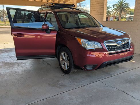 Used 2016 Subaru Forester 2.5i Premium image 2