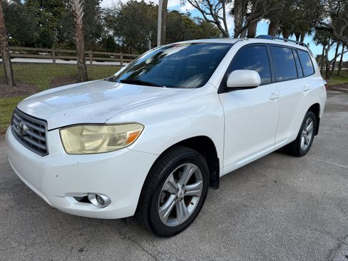Used 2010 Toyota Highlander SE image 4