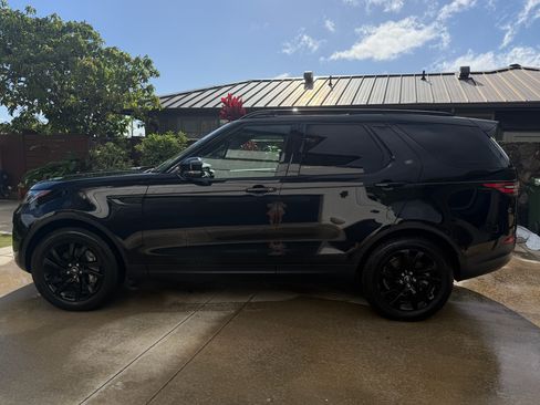 Used 2018 Land Rover Discovery HSE image 4