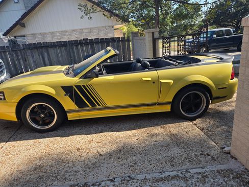 Used 2001 Ford Mustang GT Premium image 1