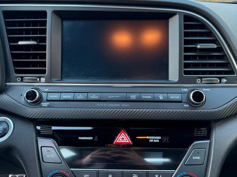 Used 2017 Hyundai Elantra Sport w/ Sport Premium Package 06 image 11