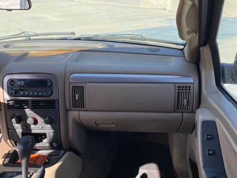 Used 2002 Jeep Grand Cherokee Laredo image 14