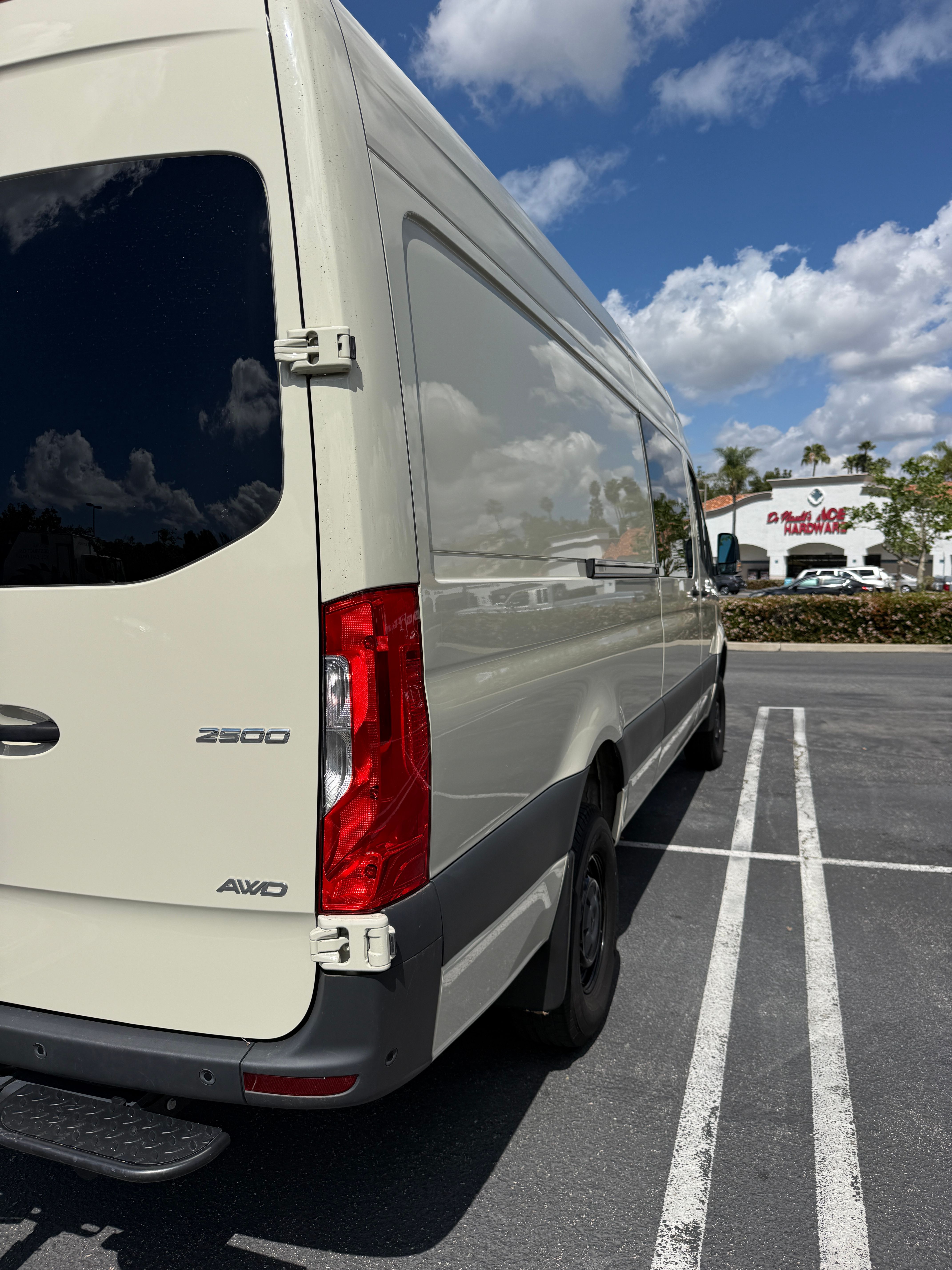 Used 2023 Mercedes-Benz Sprinter 2500 image 11