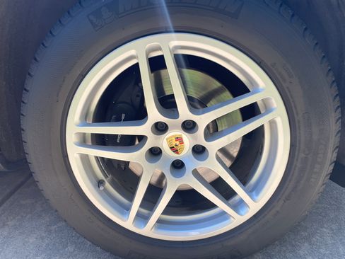 Used 2018 Porsche Macan Sport Edition AWD/4WD image 8