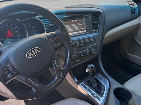 Used 2013 Kia Optima EX w/ Premium Pkg image 4