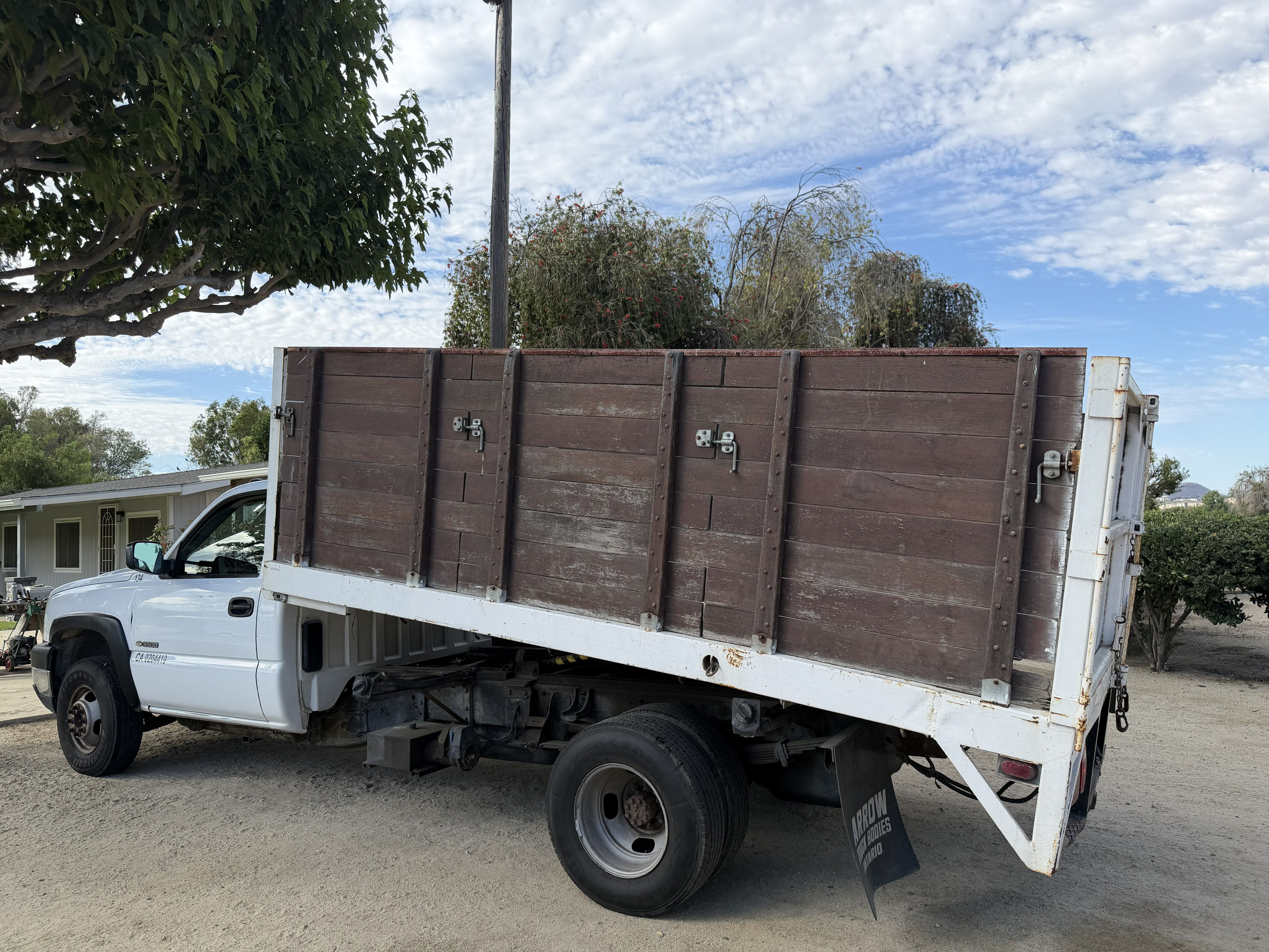 Used 2006 Chevrolet Silverado 3500 2WD Regular Cab image 1