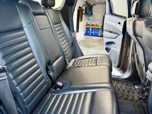 Used 2018 Jeep Grand Cherokee Limited image 12