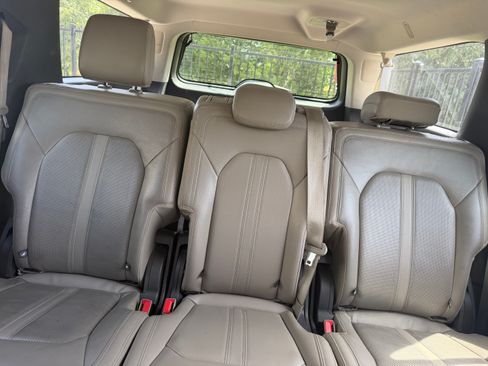 Used 2019 Ford Expedition Max Limited w/ Equipment Group 301A AWD/4WD image 9
