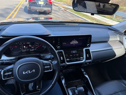 Used 2022 Kia Sorento SX image 17
