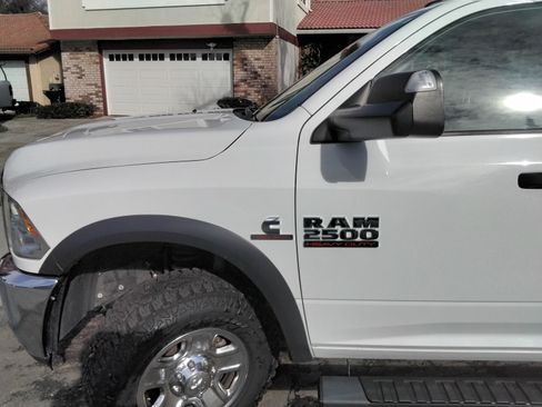 Used 2018 RAM 2500 Tradesman w/ Chrome Appearance Group image 4