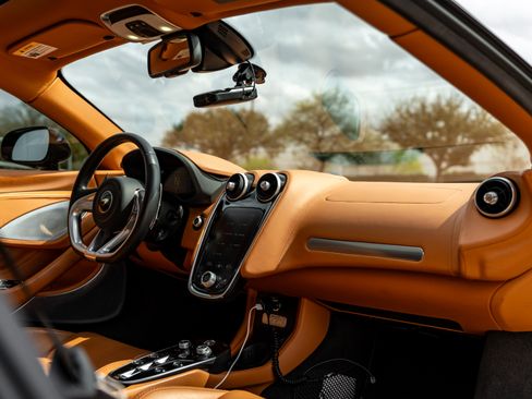 Used 2020 McLaren GT image 15