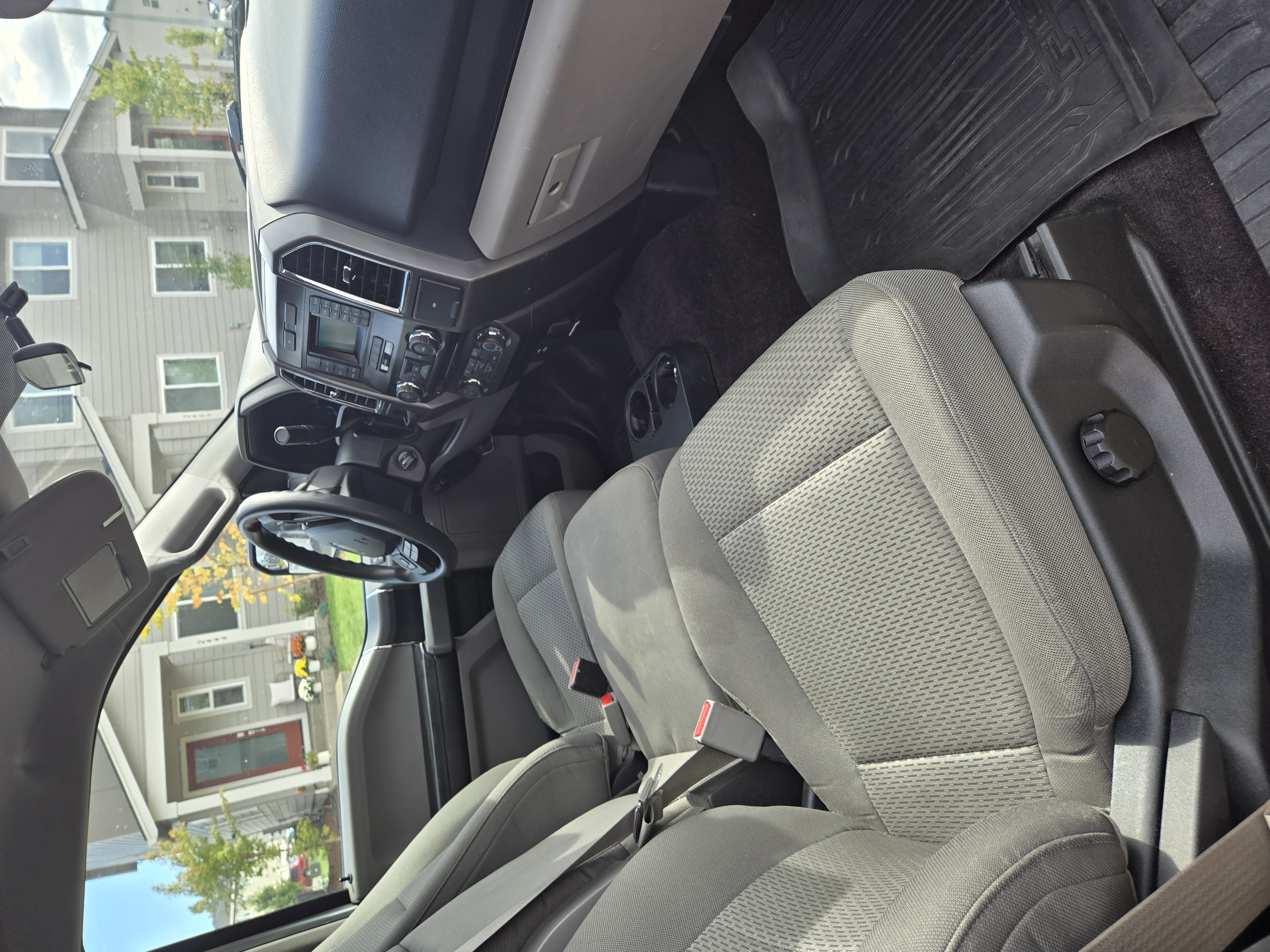 Used 2016 Ford F150 XLT RWD image 4