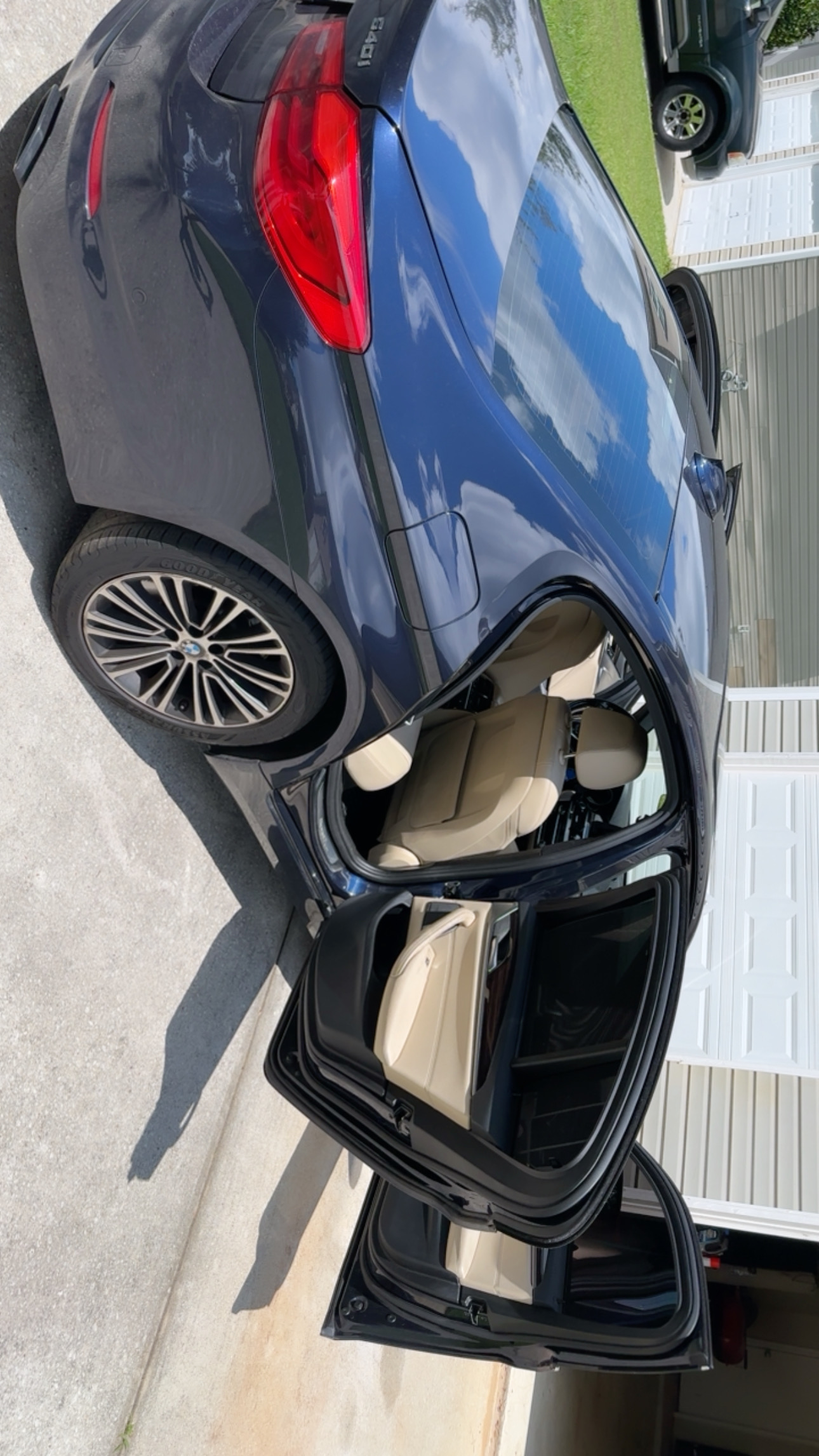 Used 2017 BMW 540i RWD image 2