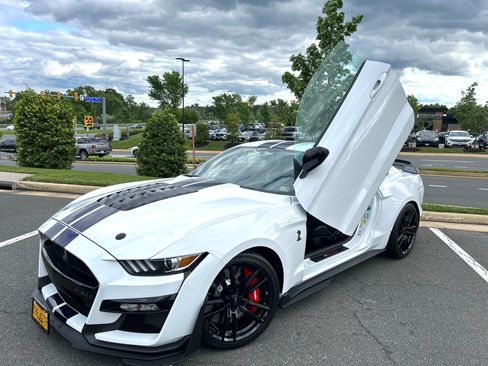 Used 2020 Ford Mustang Shelby GT500 w/ Technology Package image 2