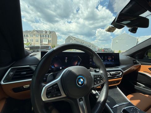 Used 2023 BMW 330e xDrive w/ M Sport Package AWD/4WD image 17