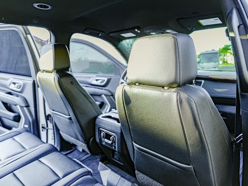 Used 2022 Chevrolet Suburban Z71 w/ Z71 Off-Road Package image 27