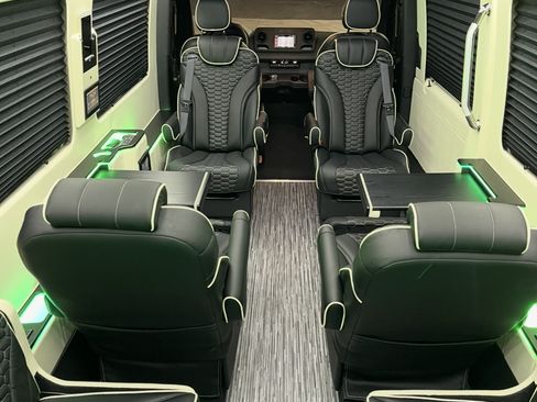 Used 2020 Mercedes-Benz Sprinter 3500 image 19