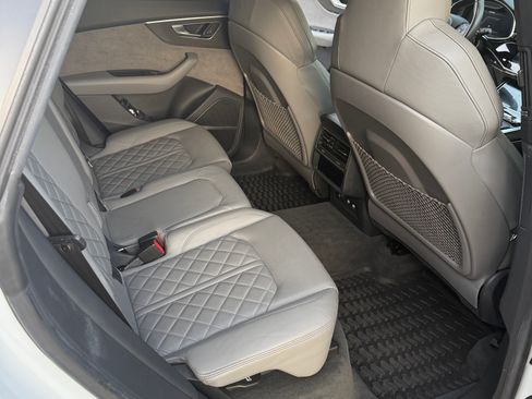 Used 2020 Audi SQ8 Prestige w/ Prestige Package AWD/4WD image 10