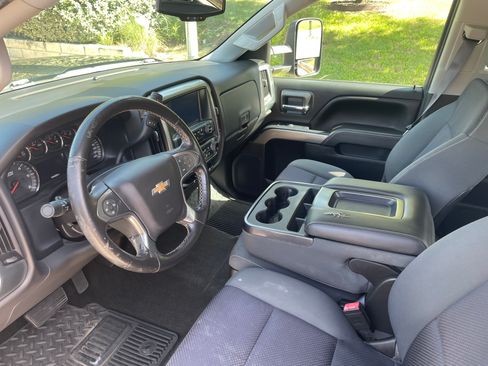 Used 2015 Chevrolet Silverado 2500 LT w/ LT Convenience Package RWD image 5