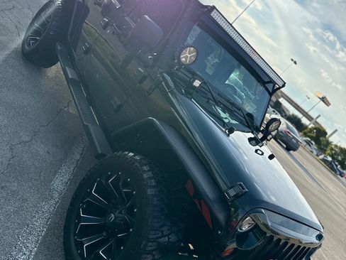 Used 2010 Jeep Wrangler Unlimited Sport image 20