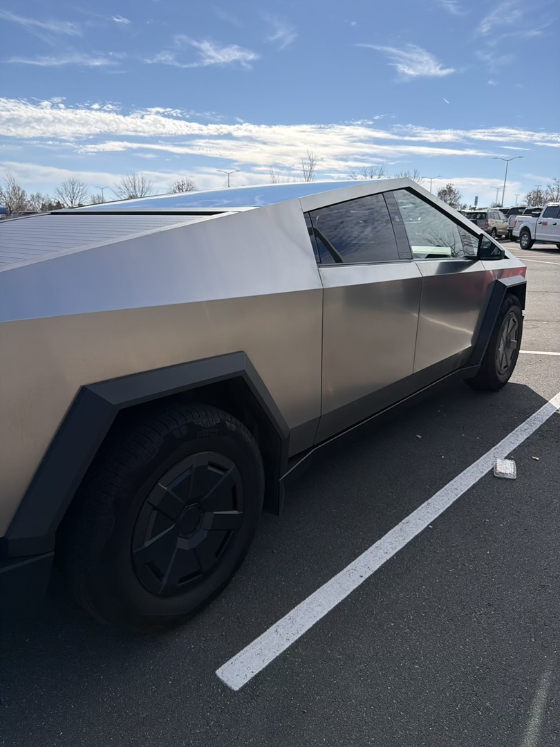 Used 2025 Tesla Cybertruck AWD Crew Cab image 12