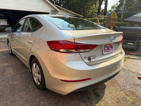 Used 2017 Hyundai Elantra SE FWD image 5