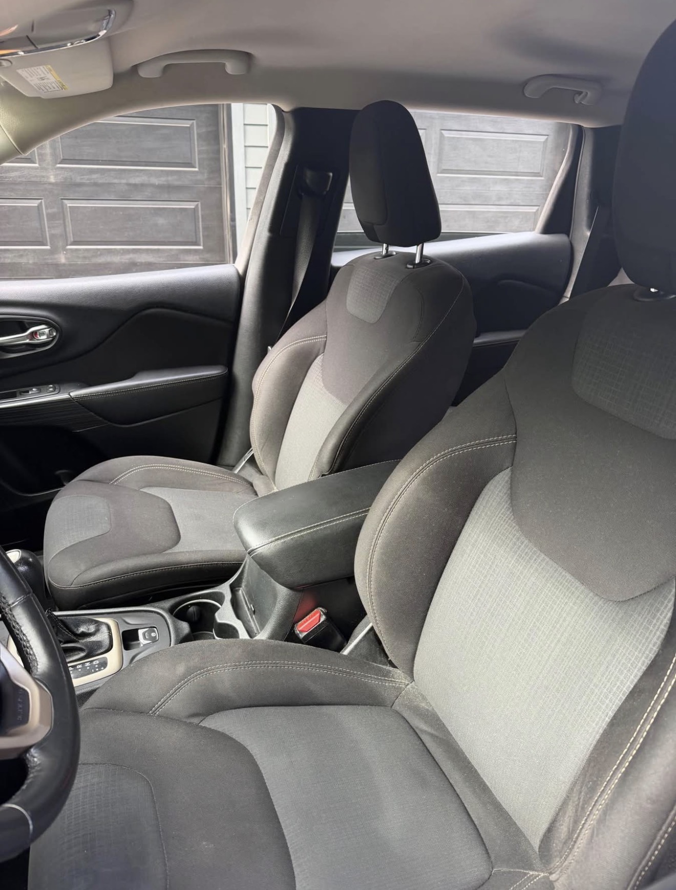 Used 2016 Jeep Cherokee Latitude AWD/4WD image 6