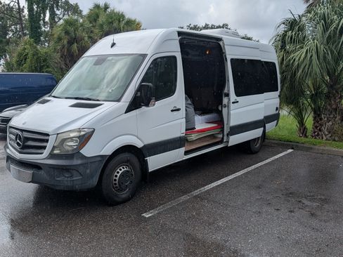 Used 2014 Mercedes-Benz Sprinter 3500 image 4