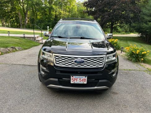 Used 2017 Ford Explorer Platinum AWD/4WD image 1