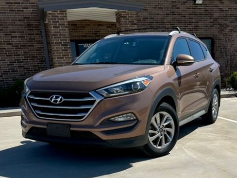 Used 2017 Hyundai Tucson SE Plus image 1