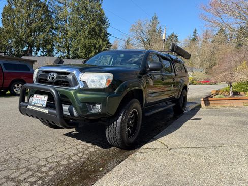 Used 2013 Toyota Tacoma 4x4 Double Cab w/ SR5 Pkg image 1