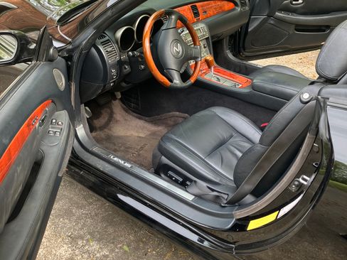 Used 2006 Lexus SC 430 Convertible image 11