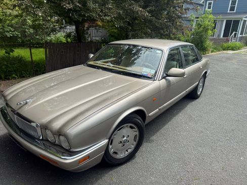 Used 1995 Jaguar XJ6 RWD image 14