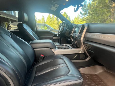 Used 2020 Ford F350 Platinum w/ FX4 Off-Road Package image 2