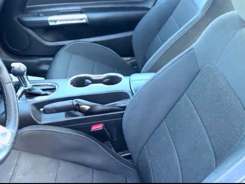 Used 2015 Ford Mustang Coupe RWD image 16