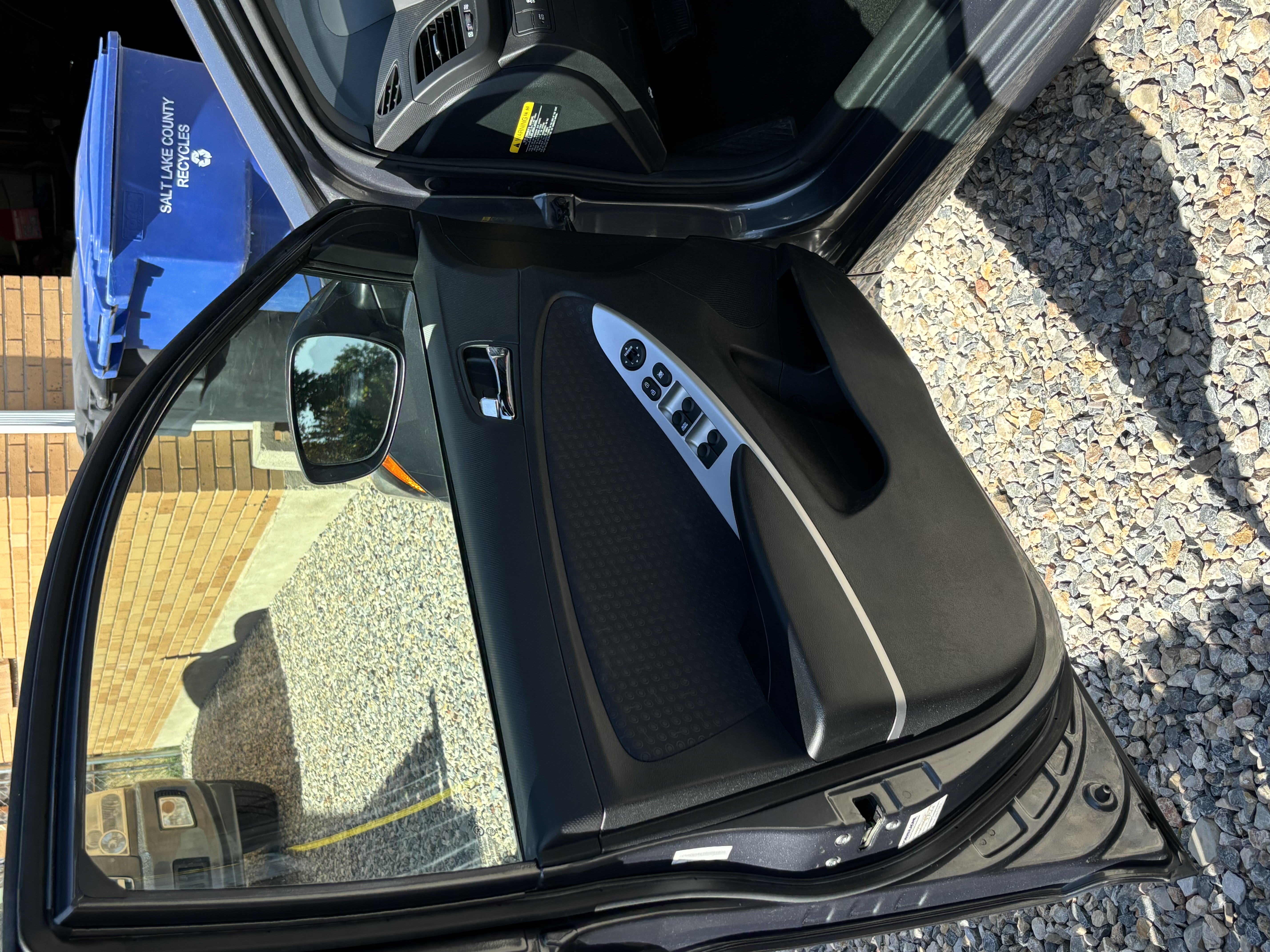 Used 2012 Hyundai Accent SE FWD image 18