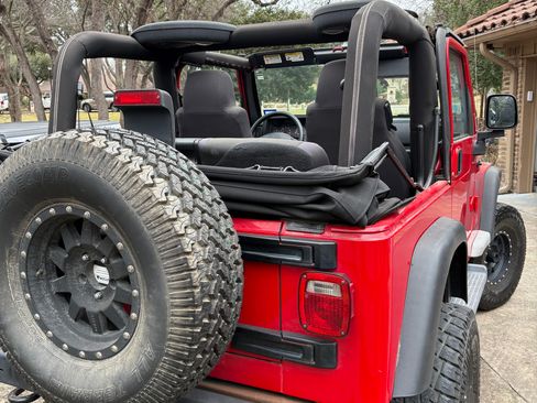 Used 2006 Jeep Wrangler X w/ Premium Audio Group AWD/4WD image 8