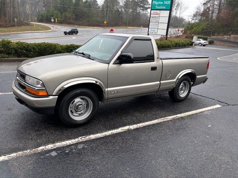 Used 2001 Chevrolet S10 Pickup LS w/ Preferred Equipment Group image 1