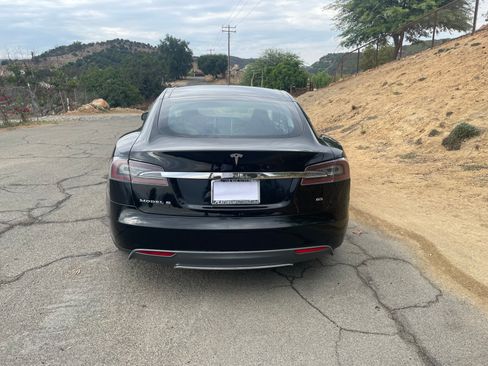 Used 2013 Tesla Model S RWD image 4