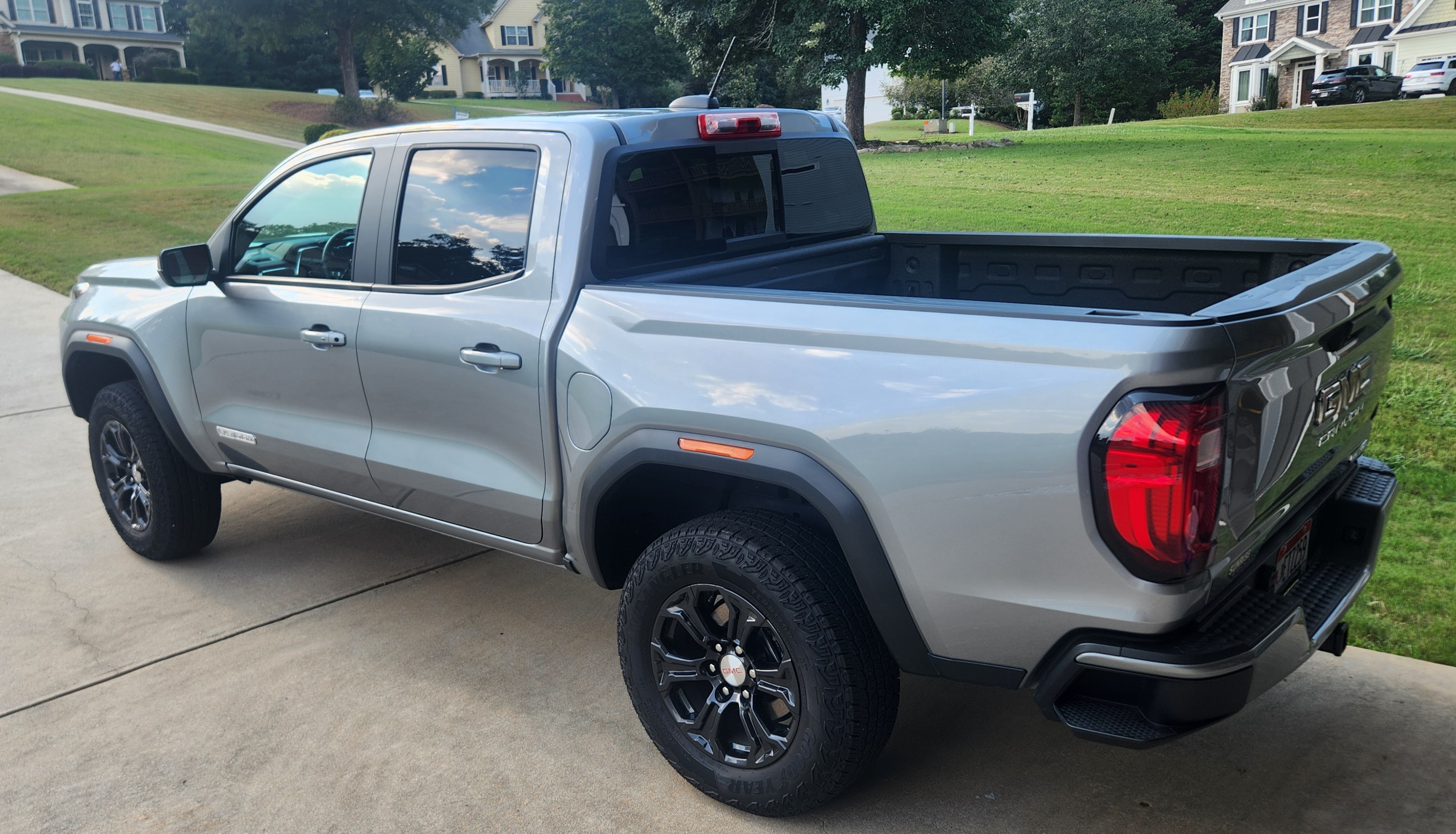 Used 2024 GMC Canyon Elevation w/ Convenience Package RWD image 1