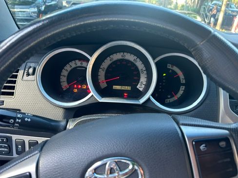 Used 2013 Toyota Tacoma 4x4 Access Cab V6 w/ TRD Off-Road Pkg image 18