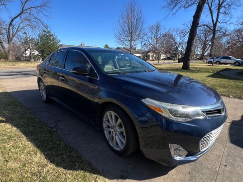 Used 2014 Toyota Avalon Limited w/ Technology Package image 1