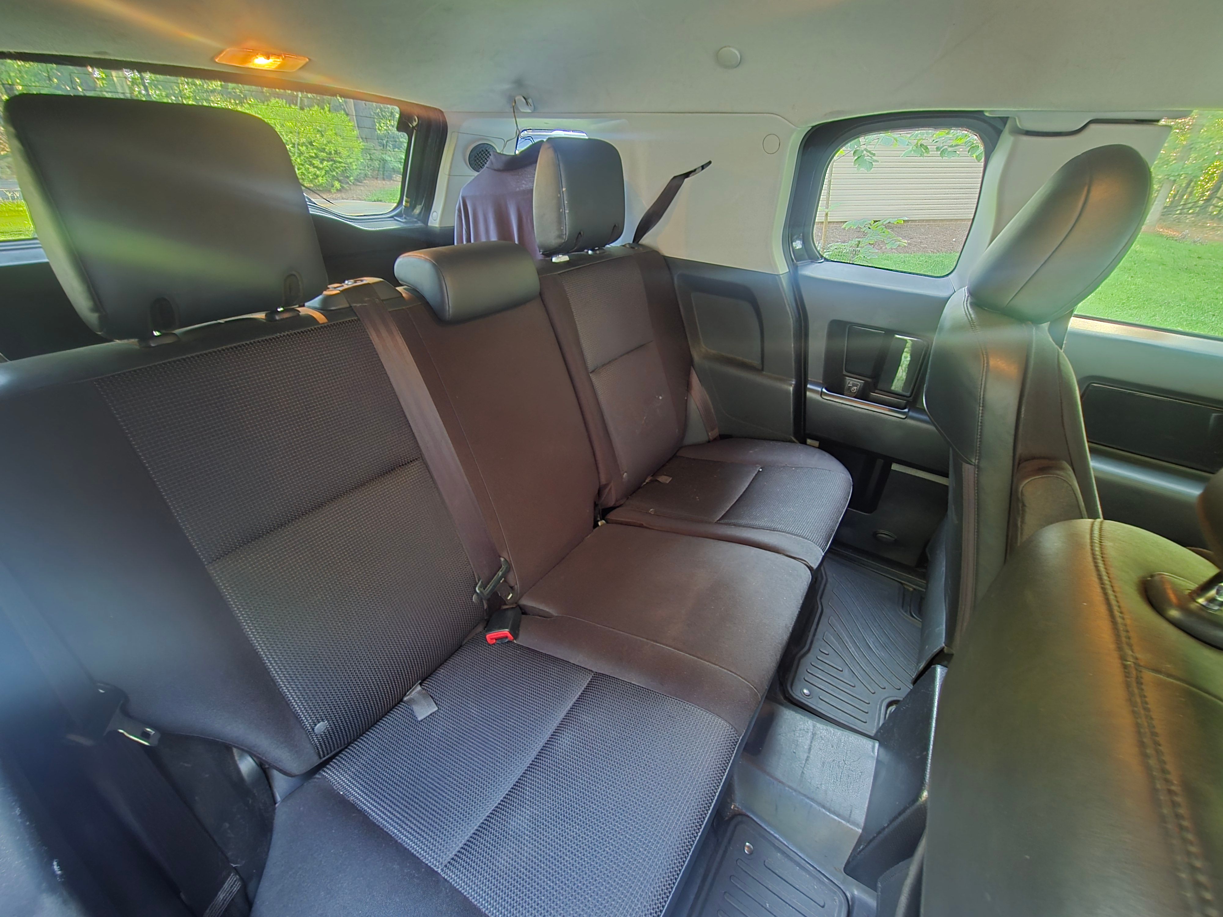 Used 2012 Toyota FJ Cruiser 2WD w/ Upgrade Pkg image 12