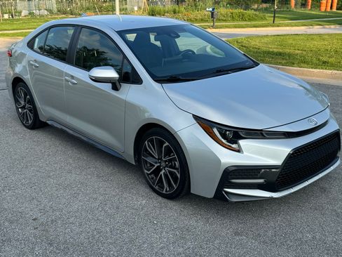 Used 2020 Toyota Corolla SE FWD image 2