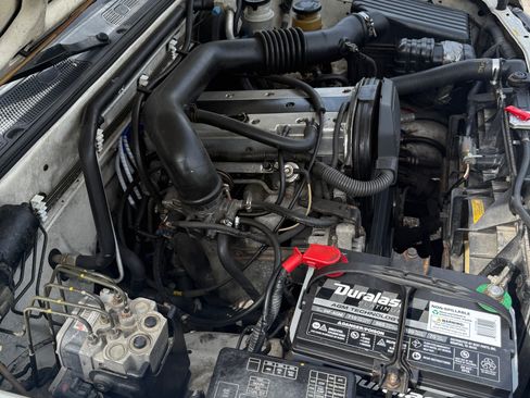 Used 2001 Isuzu Rodeo S RWD image 6