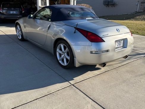 Used 2004 Nissan 350Z Touring image 10