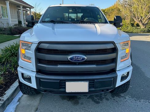 Used 2015 Ford F150 Lariat w/ Equipment Group 502A Luxury image 4